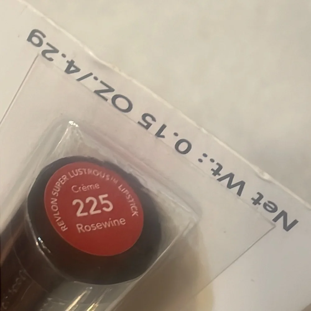 Revlon lip color lipstick moisturizing creamy 225 Rosewine makeup New Sz .15oz